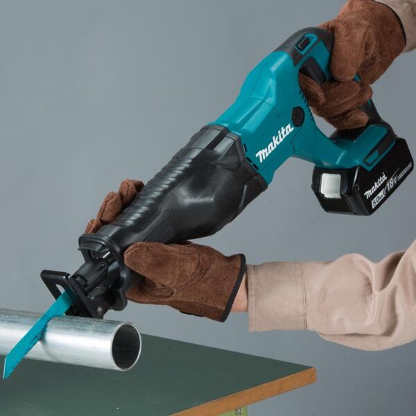 may-cua-kiem-dung-pin-makita-djr186rfe-4