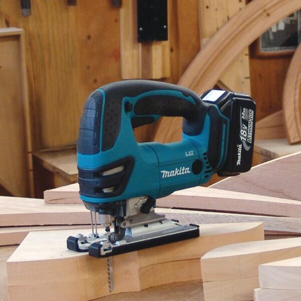 may-cua-long-dung-pin-makita-djv180rfe-18v-1