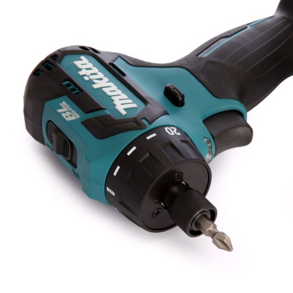 may-khoan-van-vit-dung-pin-makita-df032dsae-12v-1