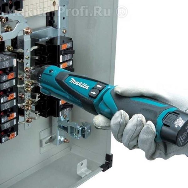 may-van-vit-dung-pin-makita-df012dse_1