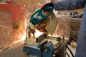 May cat sat 2000W Makita 2414NB