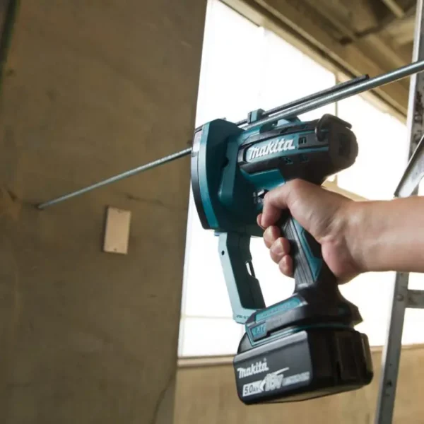 Máy cắt sắt ren dùng pin Makita DSC102Z