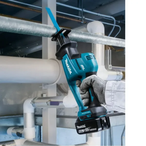 Máy cưa kiếm dùng pin Makita DJR189Z