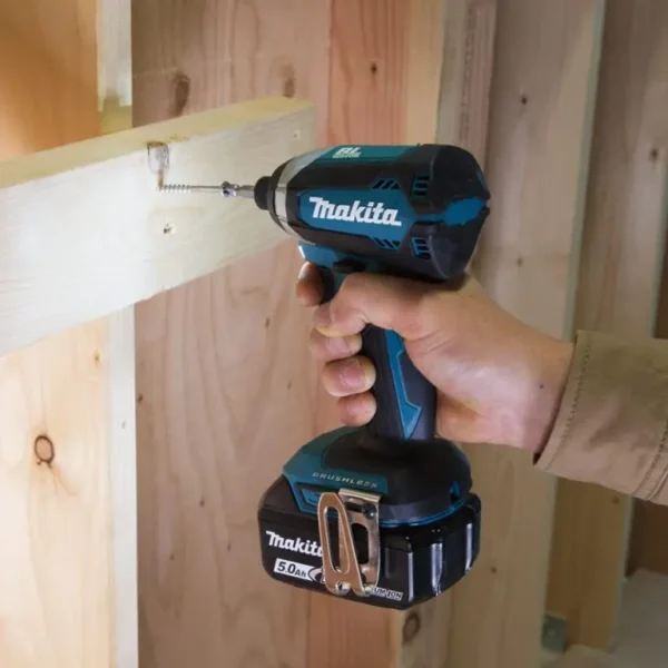 Máy bắt vít dùng pin Makita DTD153Z