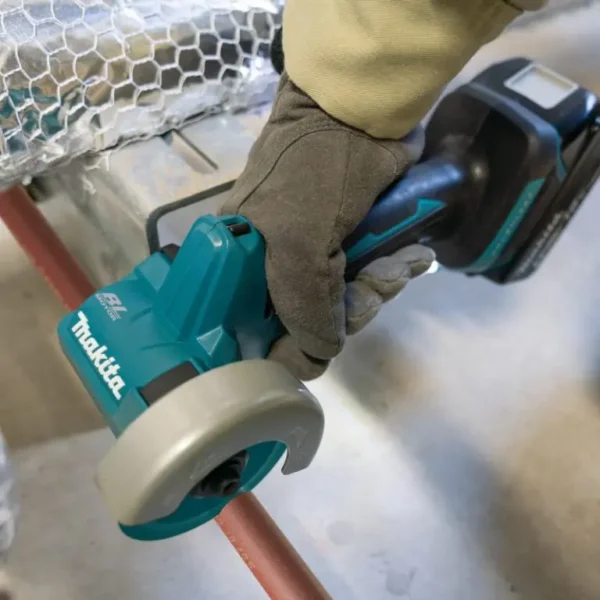 Máy cắt dùng pin Makita DMC300Z