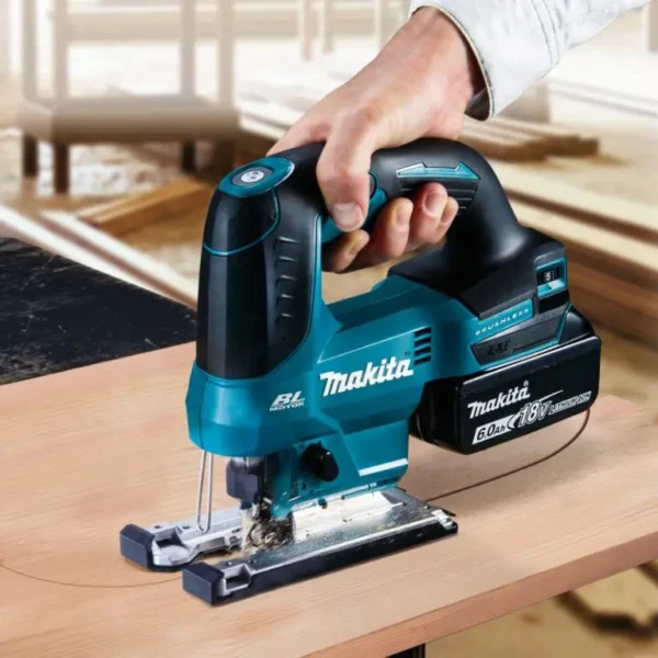 Máy cưa lọng dùng pin Makita DJV184Z