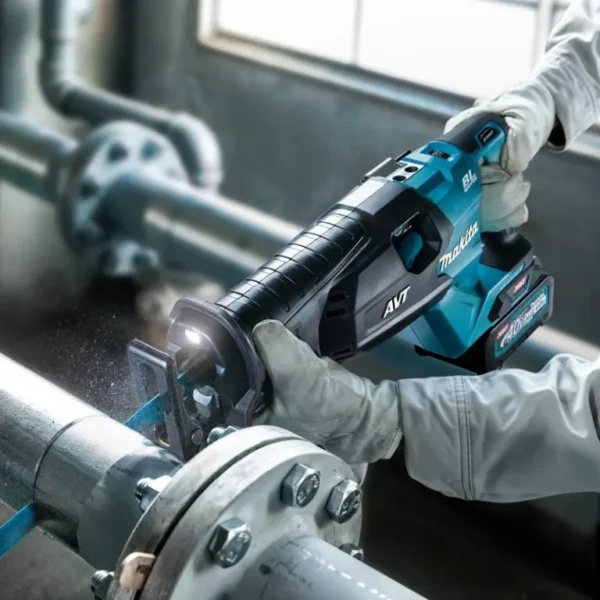 Máy cưa kiếm dùng pin Makita JR002GM201