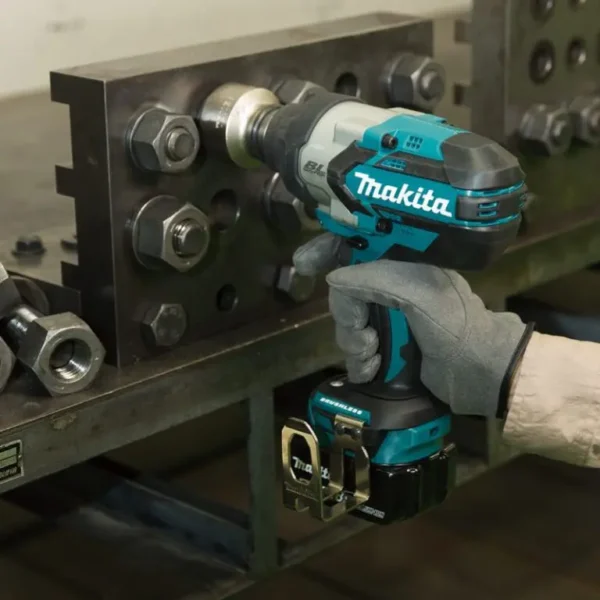 Máy siết bu lông dùng pin Makita DTW1001ZX2