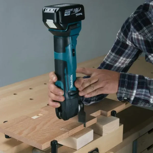 Máy đa năng dùng pin Makita DTM51Z