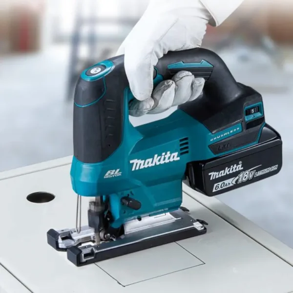 Máy cưa lọng dùng pin Makita DJV184Z