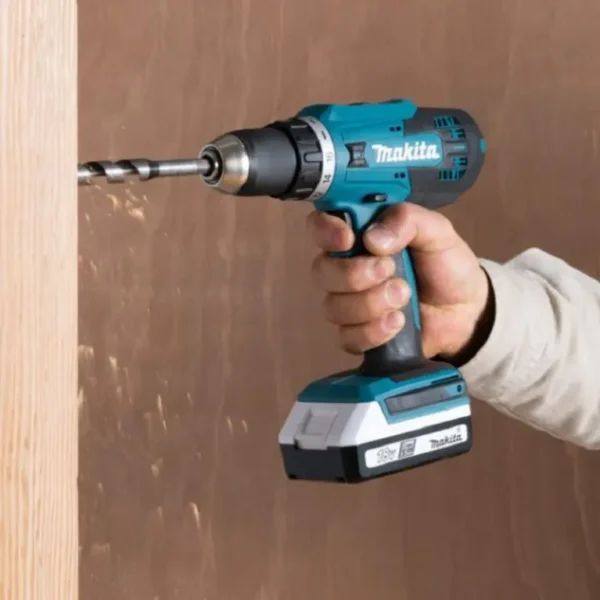 Máy khoan và vặn vít dùng pin Makita DF488DWAE
