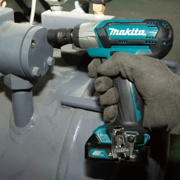 Máy siết bu lông dùng pin Makita TW141DSAE