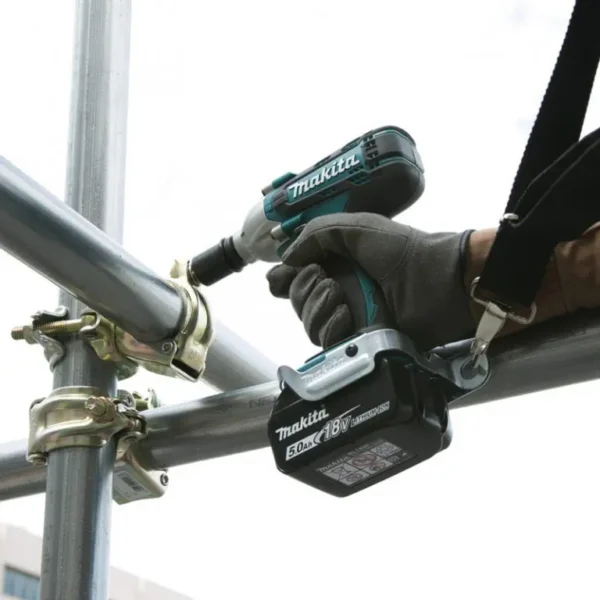 Máy siết bu lông dùng pin Makita DTW190ZX