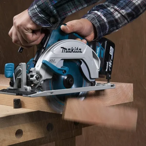 Máy cưa đĩa dùng pin Makita DHS680Z