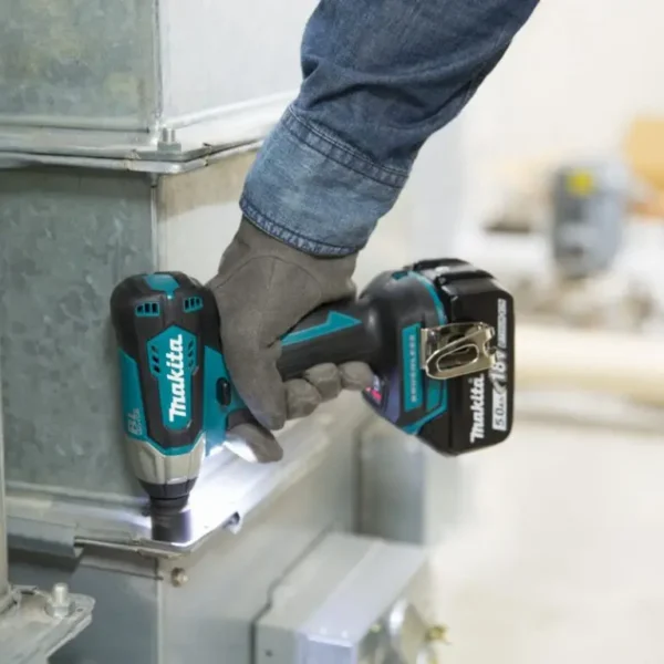 Máy siết bu lông dùng pin Makita DTW180Z