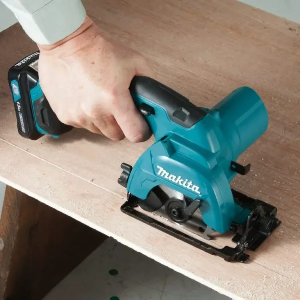 Máy cưa đĩa dùng pin Makita HS301DZ