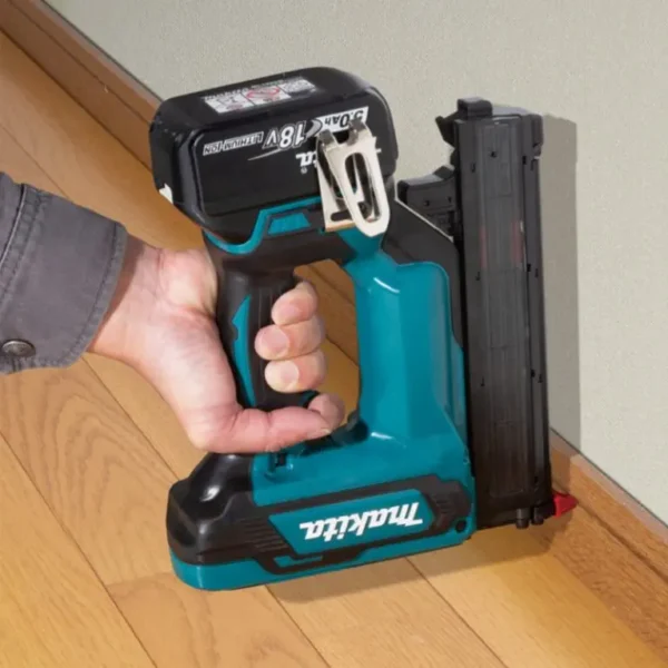 Máy bắn đinh dùng pin Makita DFN350Z