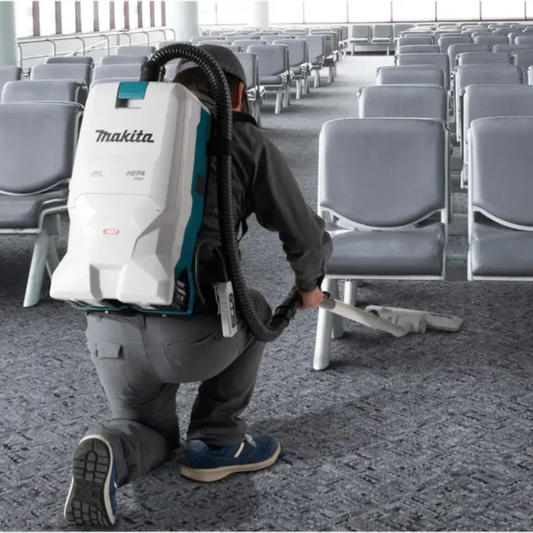 Máy hút bụi đeo vai dùng pin Makita VC011GZ
