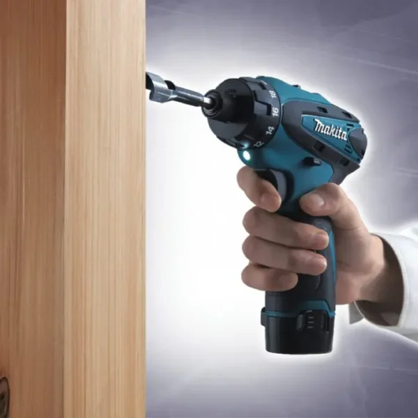 Máy khoan vặn vít dùng pin Makita DF030DZ