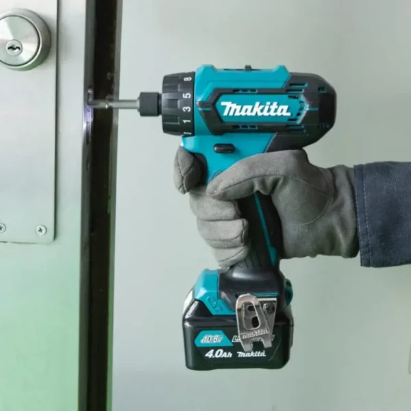 Máy khoan vặn vít dùng pin Makita DF033DZ