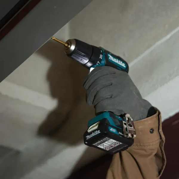 Máy khoan và vặn vít dùng pin Makita DF332DZ