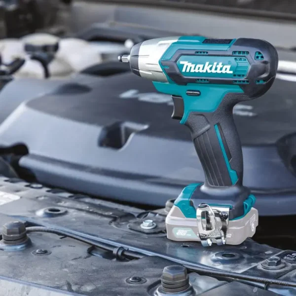 Máy siết bu lông dùng pin Makita TW060DZ