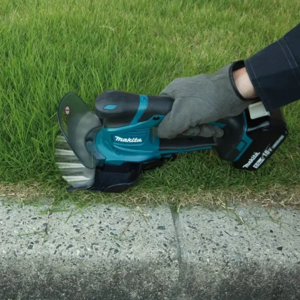 Máy tỉa cỏ dùng pin Makita DUM604Z