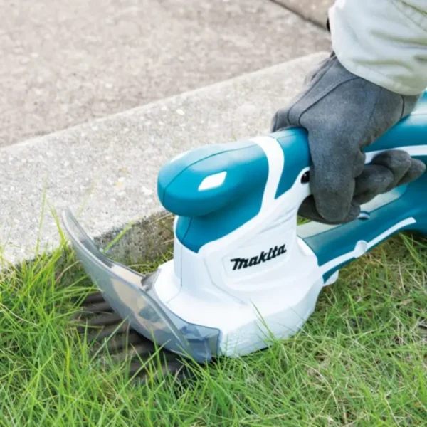 Máy tỉa hàng rào dùng pin Makita UM110D001