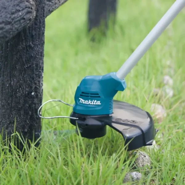 Máy cắt cỏ dùng pin Makita UR100DWYE